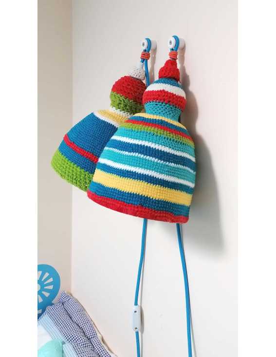 Customizable handmade knitted lamp