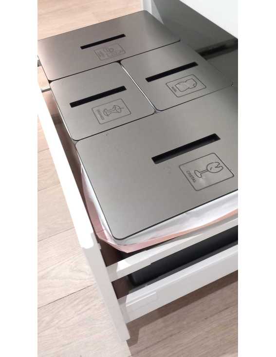 Recycling  elegant autoadhesive labels