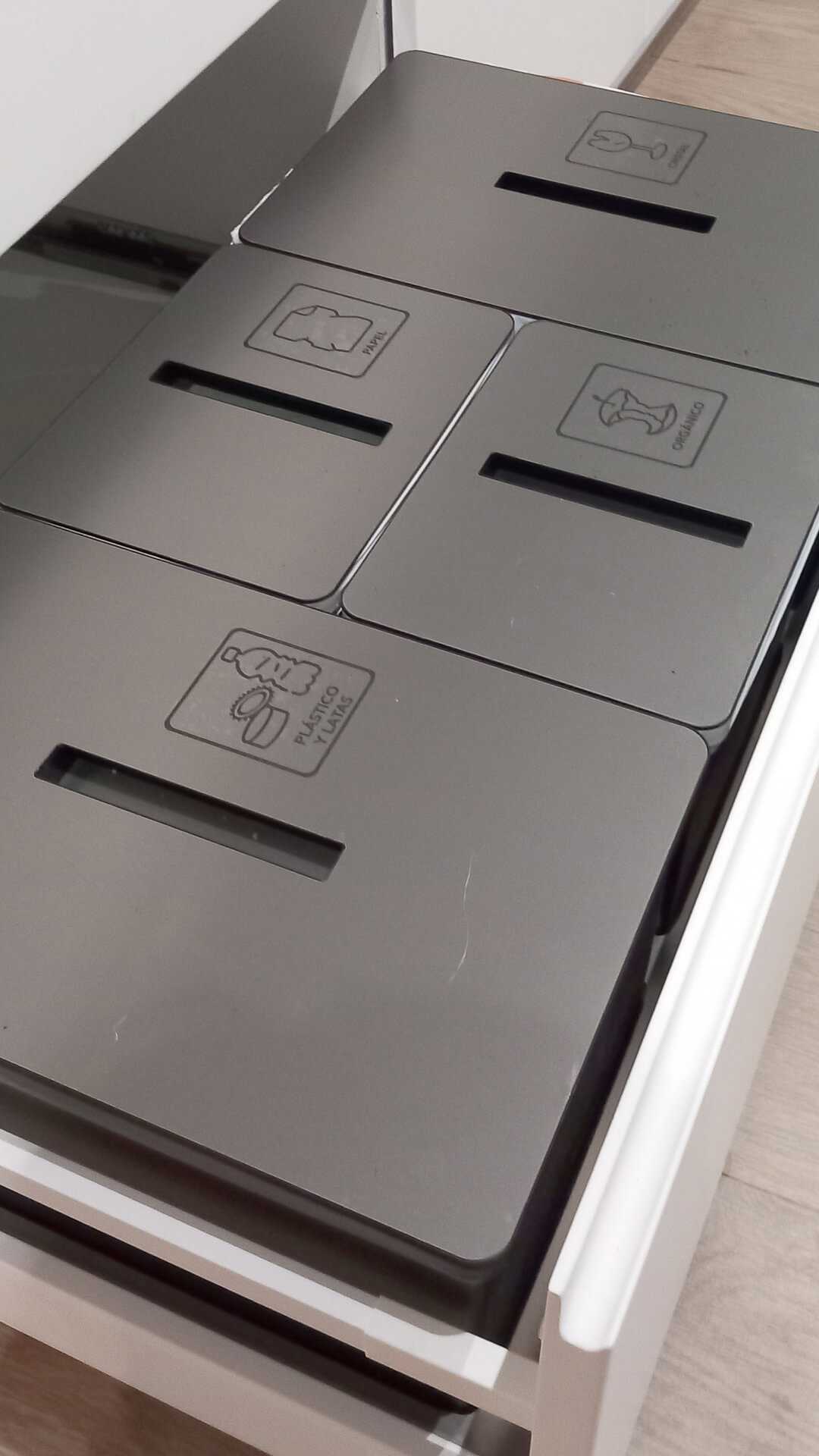 Recycling  elegant autoadhesive labels