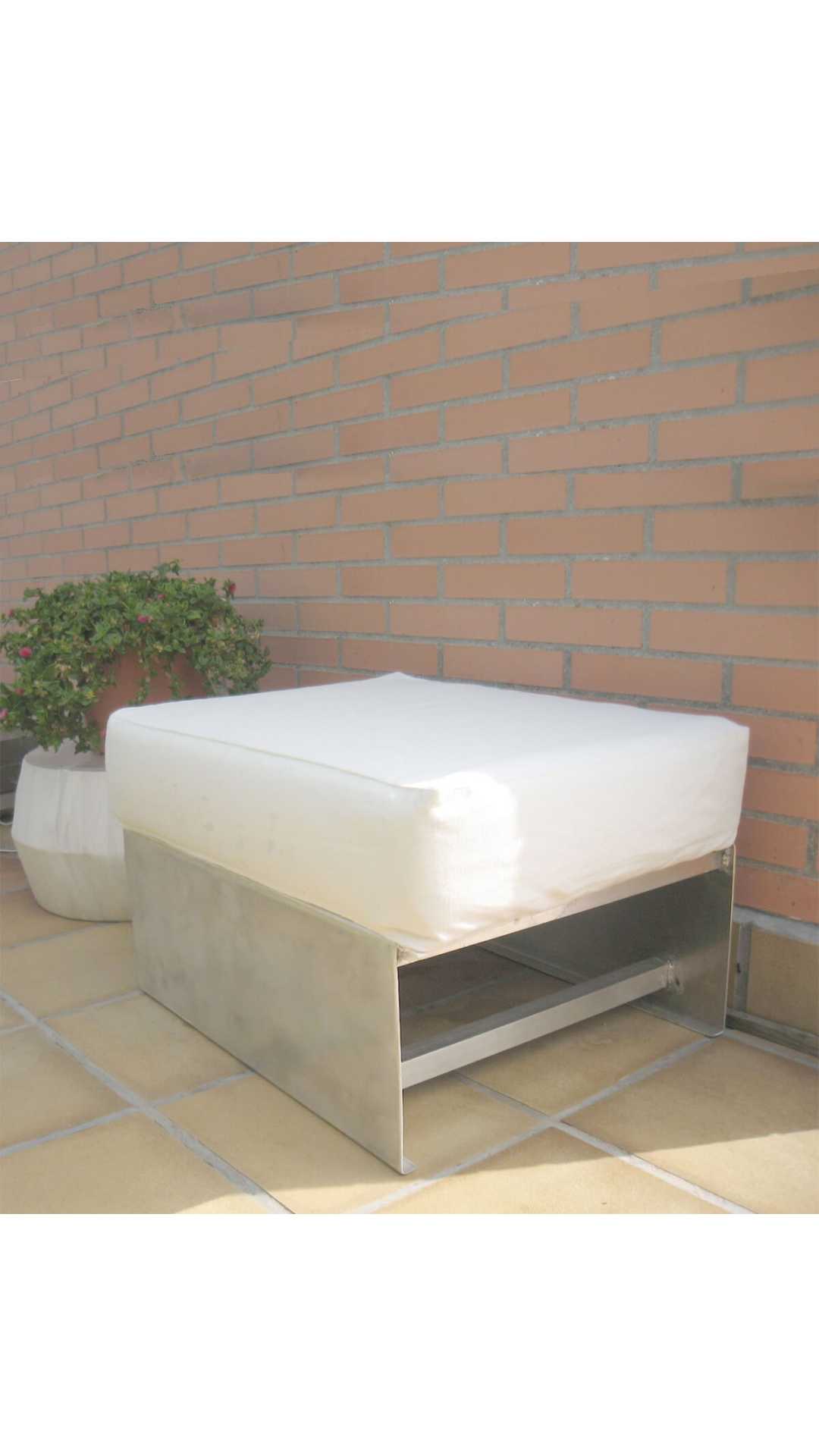 small terrace lounge