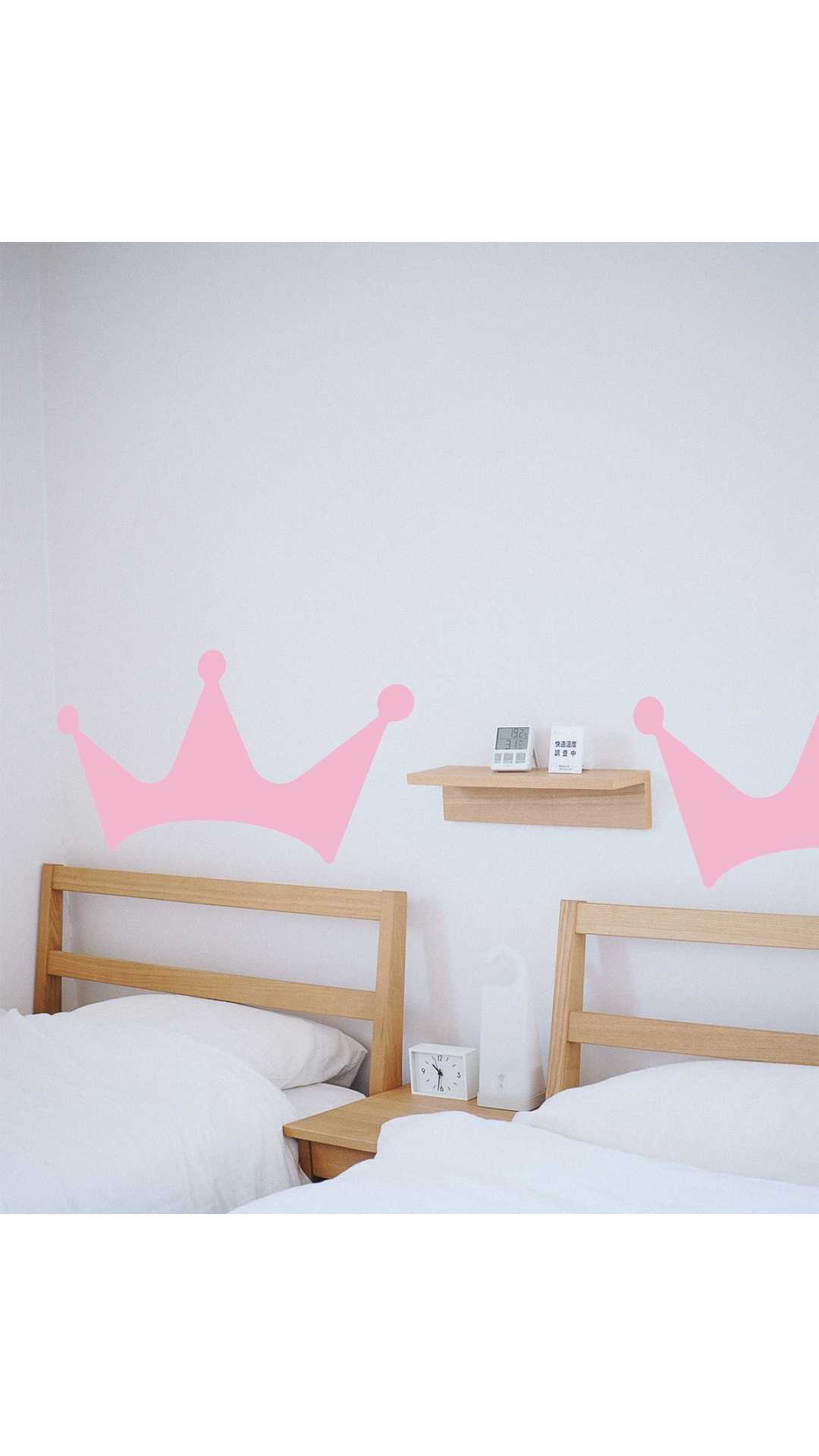 King Crown sticker small