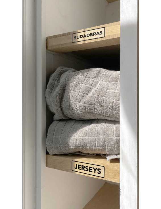 TDAH autoadhesive labels for low vision closet