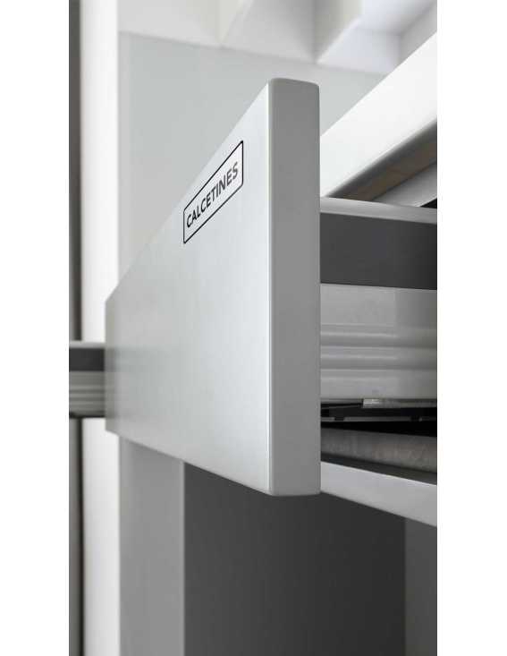 TDAH autoadhesive labels for low vision closet