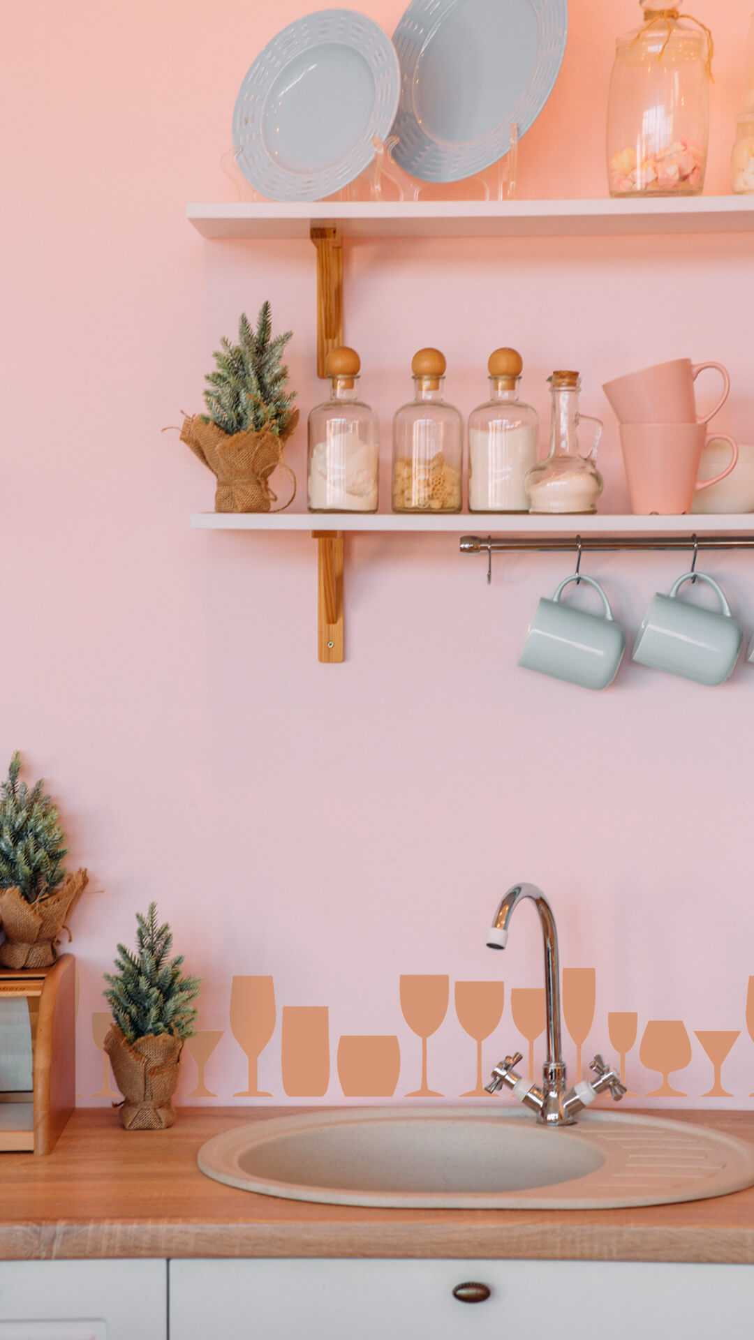 kitchen decor drinking glasses frieze